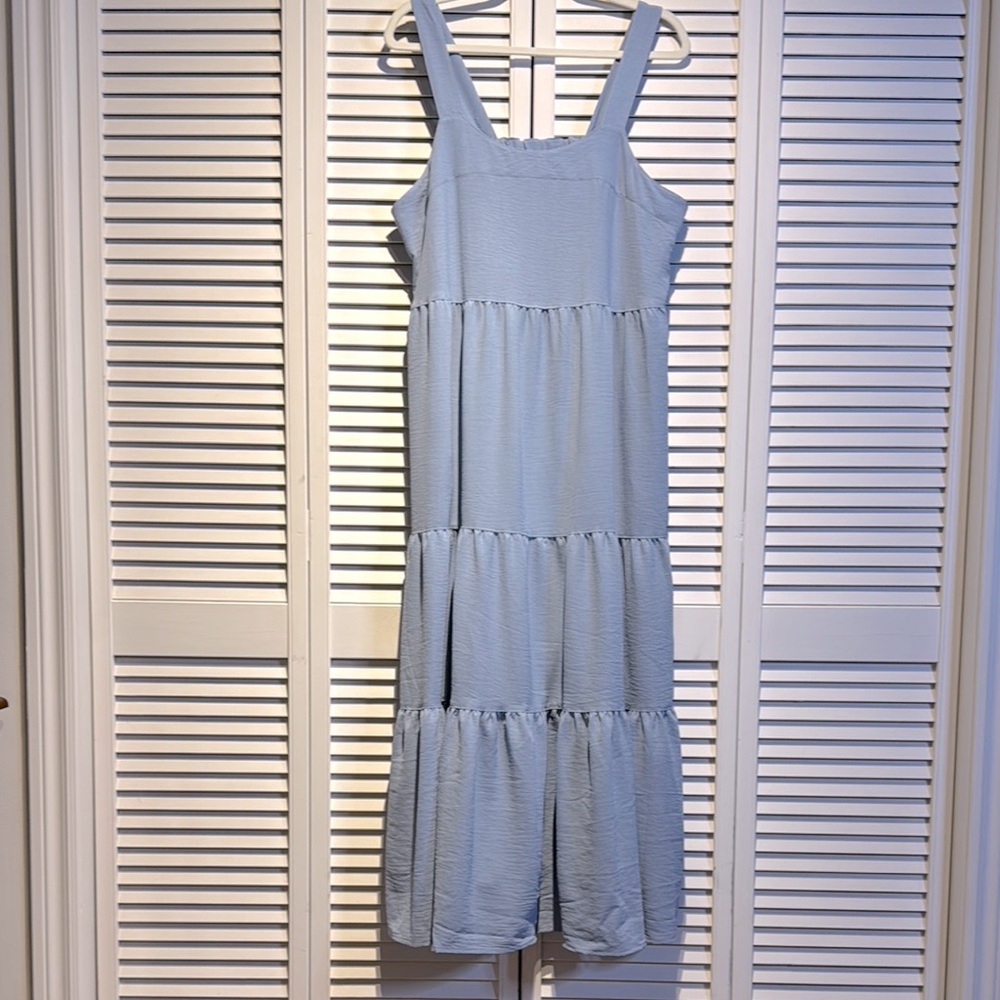 🌸🩵Gorgeous Light Blue Maxi Dress with adjustable straps and pockets size XL 🌸😇